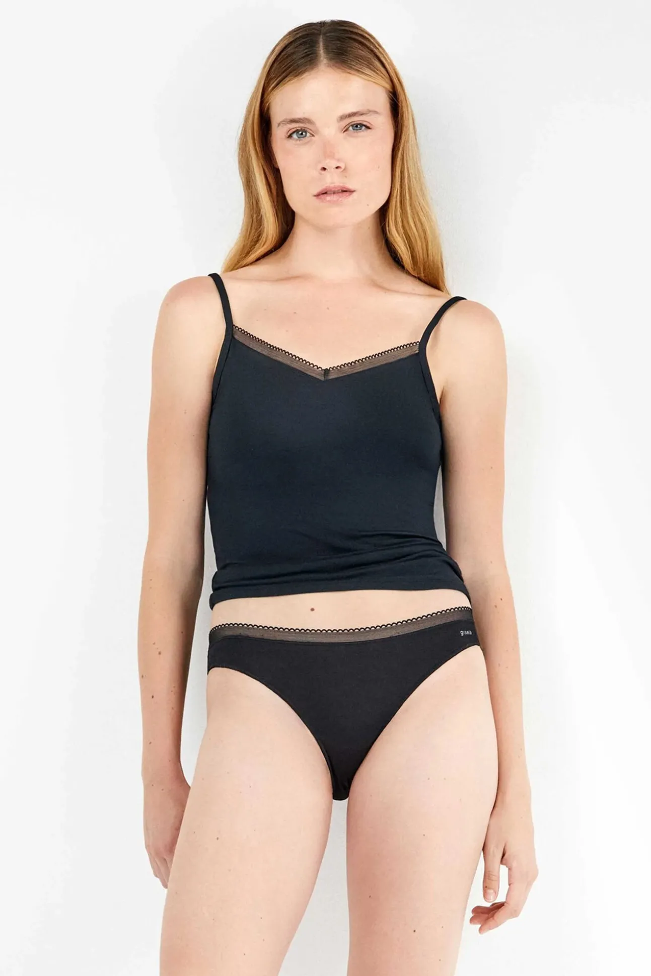 Braga básica con galón de encaje