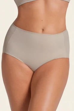 Braga clásica efecto invisible de compresión fuerte en abdomen