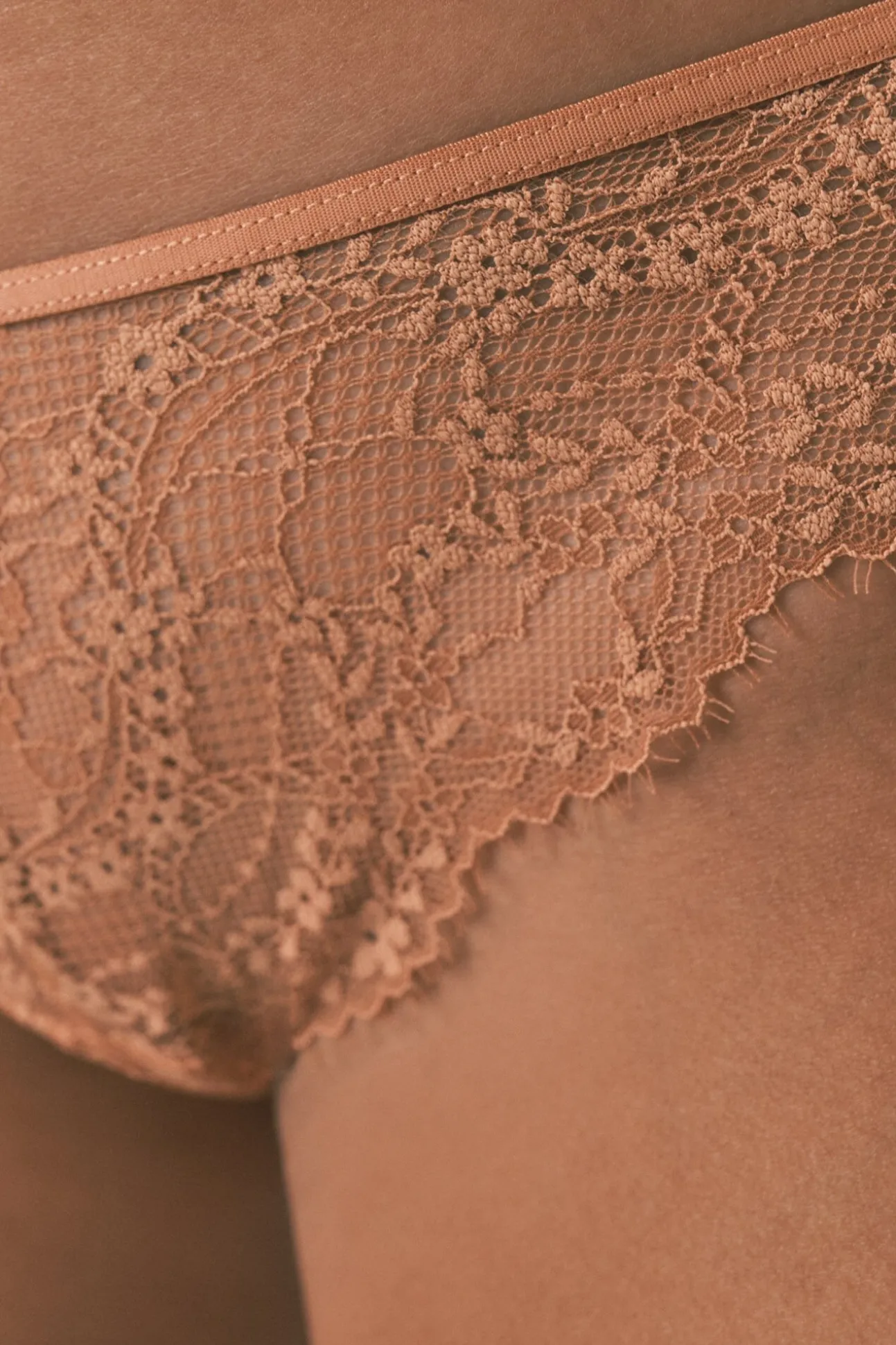 Braga clásica encaje naranja