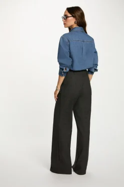 Camisa corta con cabujones