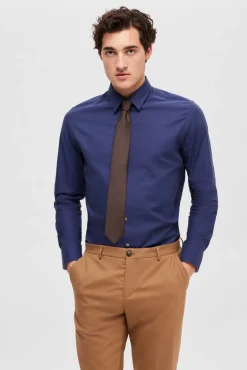 Camisa de algodón orgánico Slim Fit.