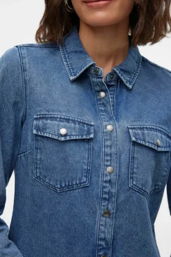 Camisa denim con bolsillos en el pecho