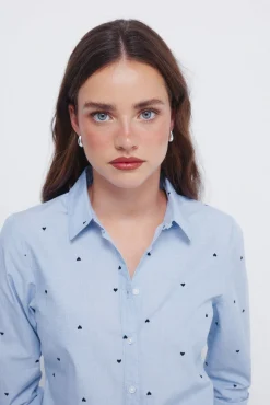 Camisa detalles bordados