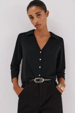 Camisa elástica botones