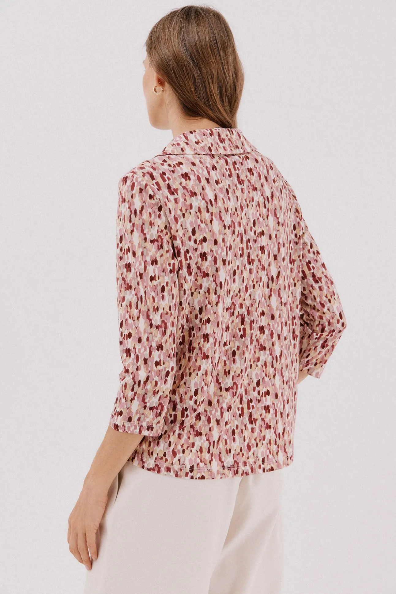 Camisa elástica botones