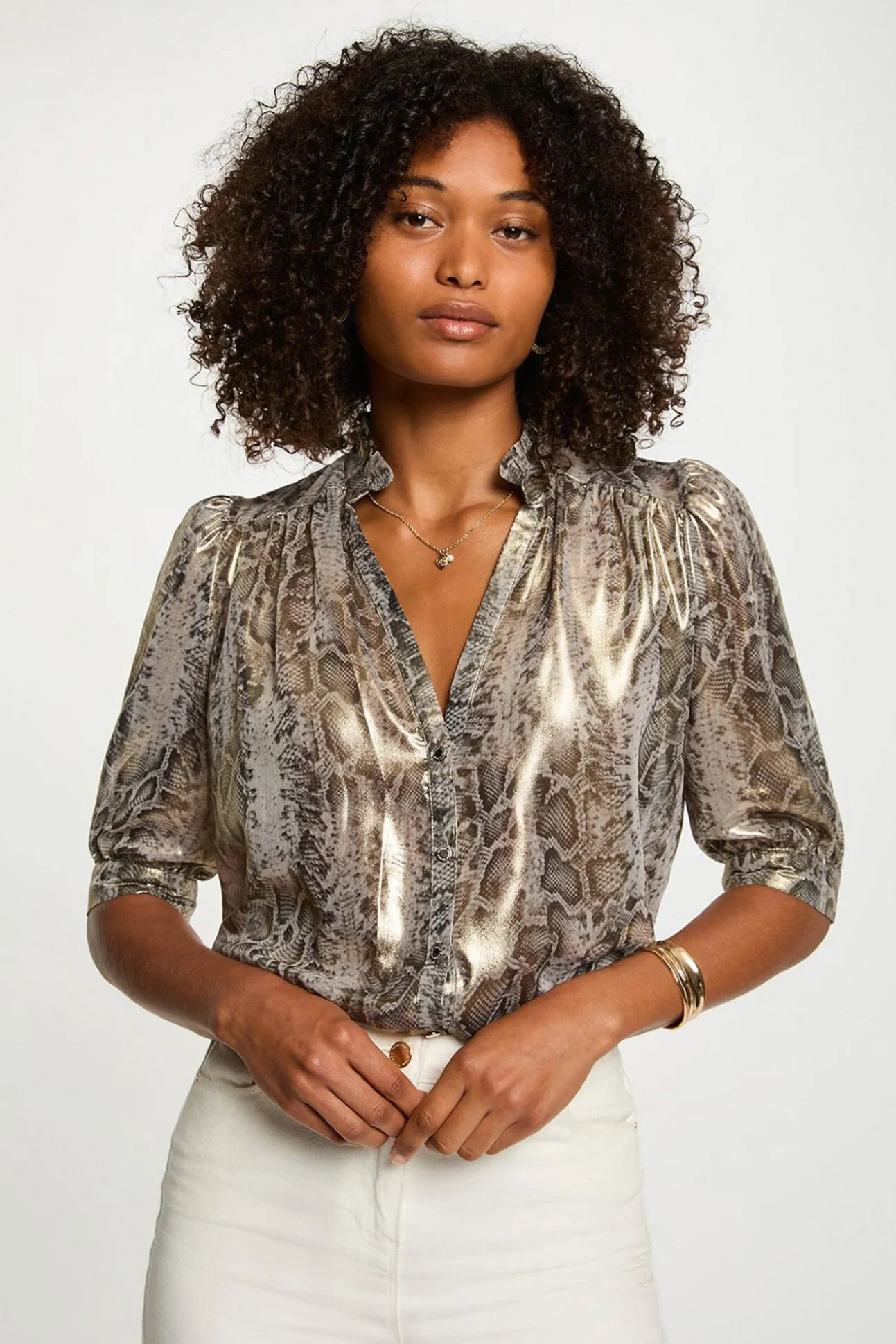 Camisa entallada mangas abullonadas