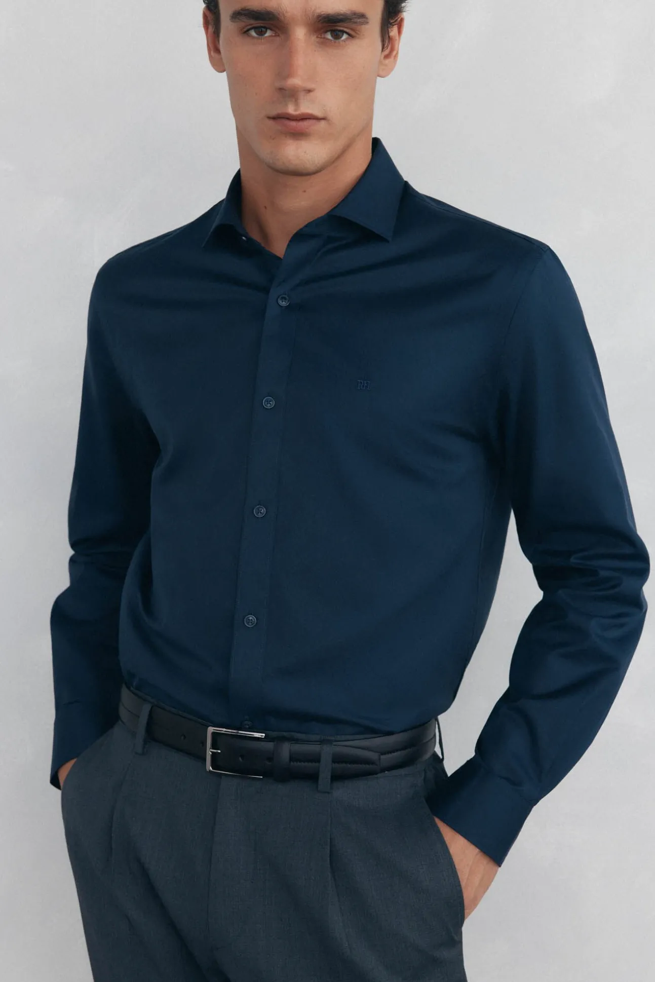 Camisa lisa twill fácil plancha + anti olor slim fit
