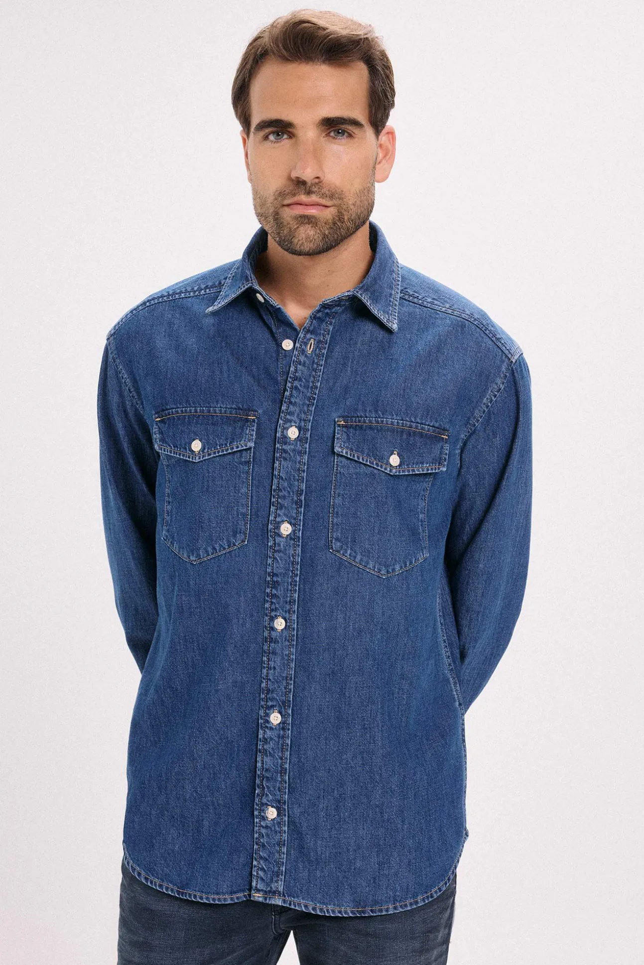 Camisa regular fit denim