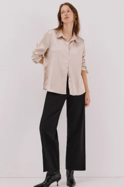 Camisa satinada brillos