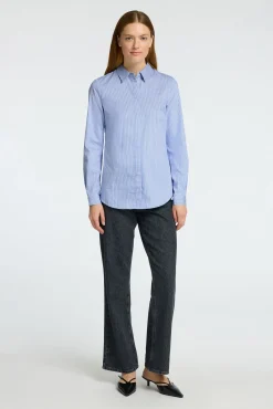 Camisa Slim Fit confeccionada con algodón orgánico