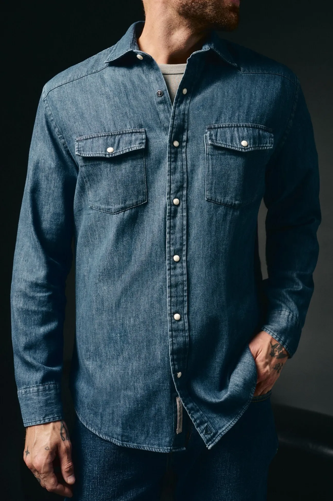 Camisa vaquera con bolsillos