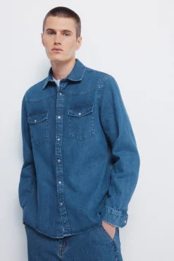 Camisa vaquera con canesú