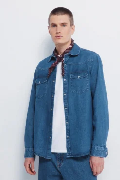 Camisa vaquera con canesú