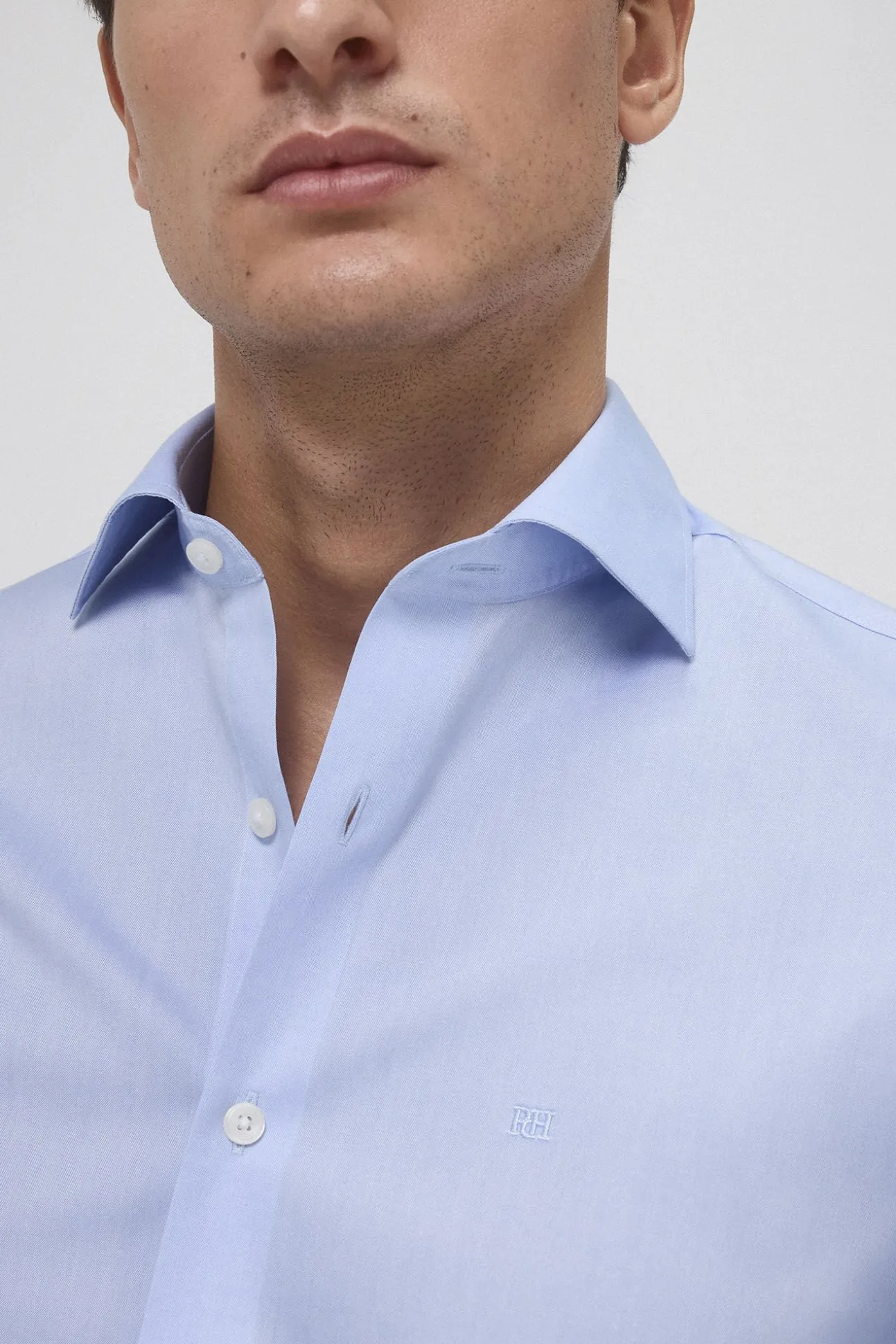 Camisa vestir non iron y antimanchas lisa tailored fit