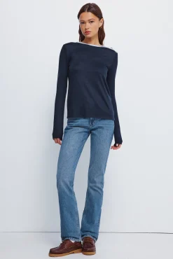 Camiseta botones hombro cuello