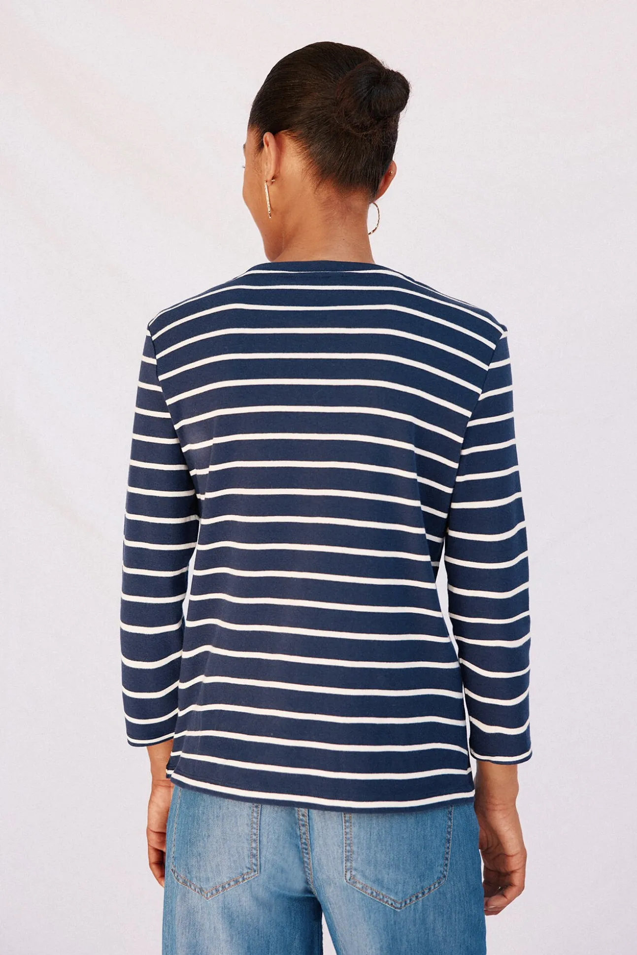 Camiseta básica botones dorados