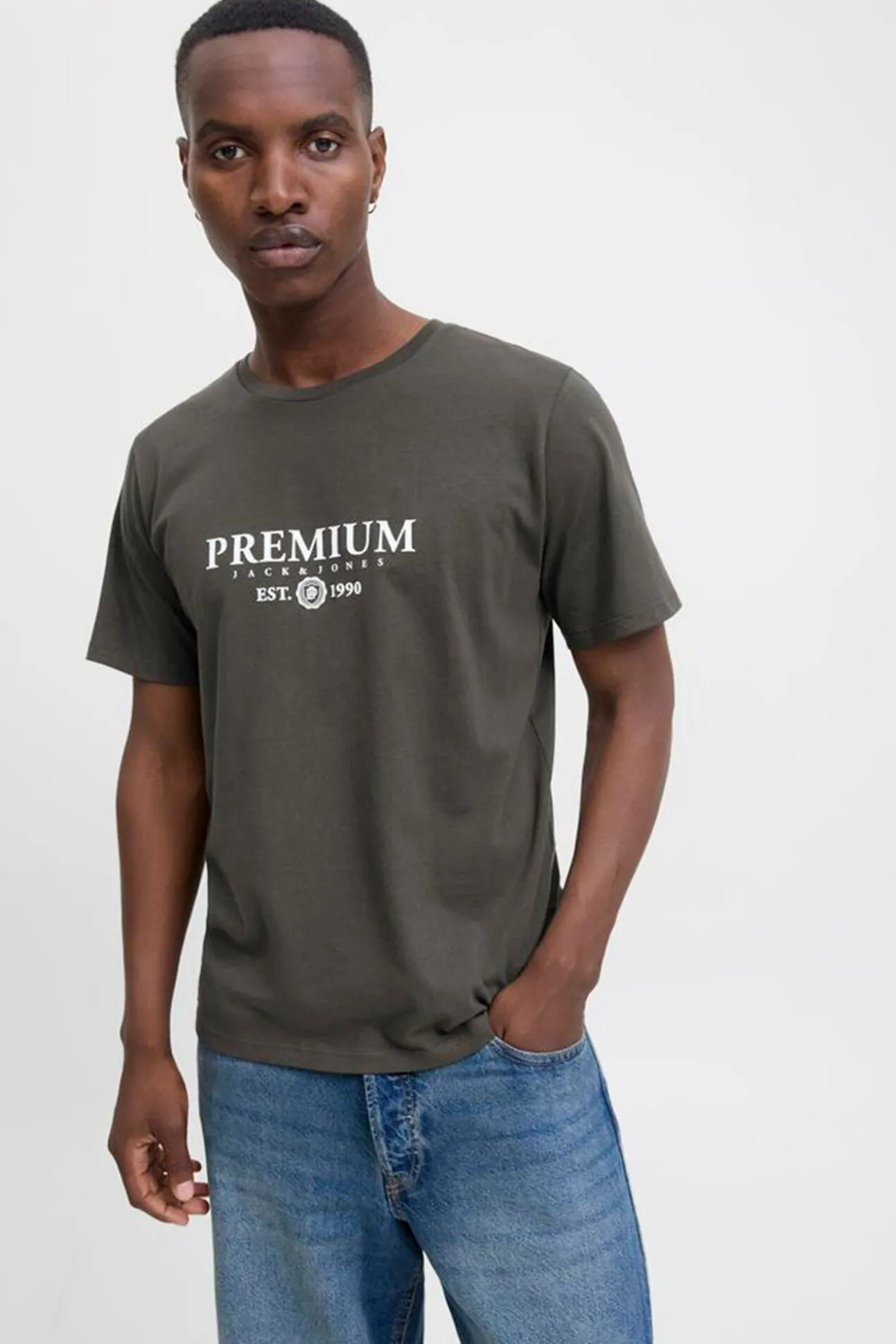 Camiseta básica con logo