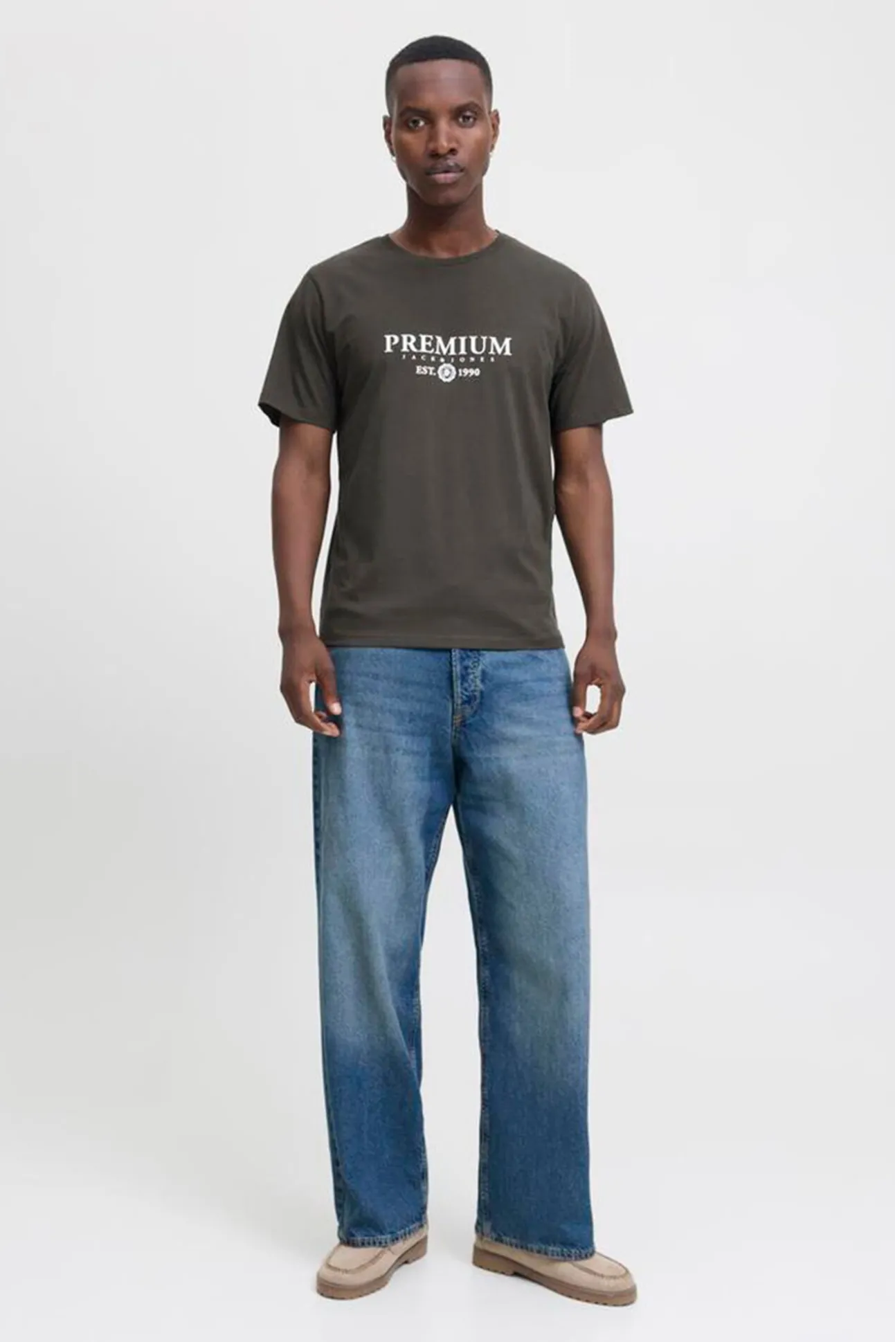 Camiseta básica con logo