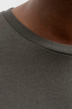 Camiseta básica con logo