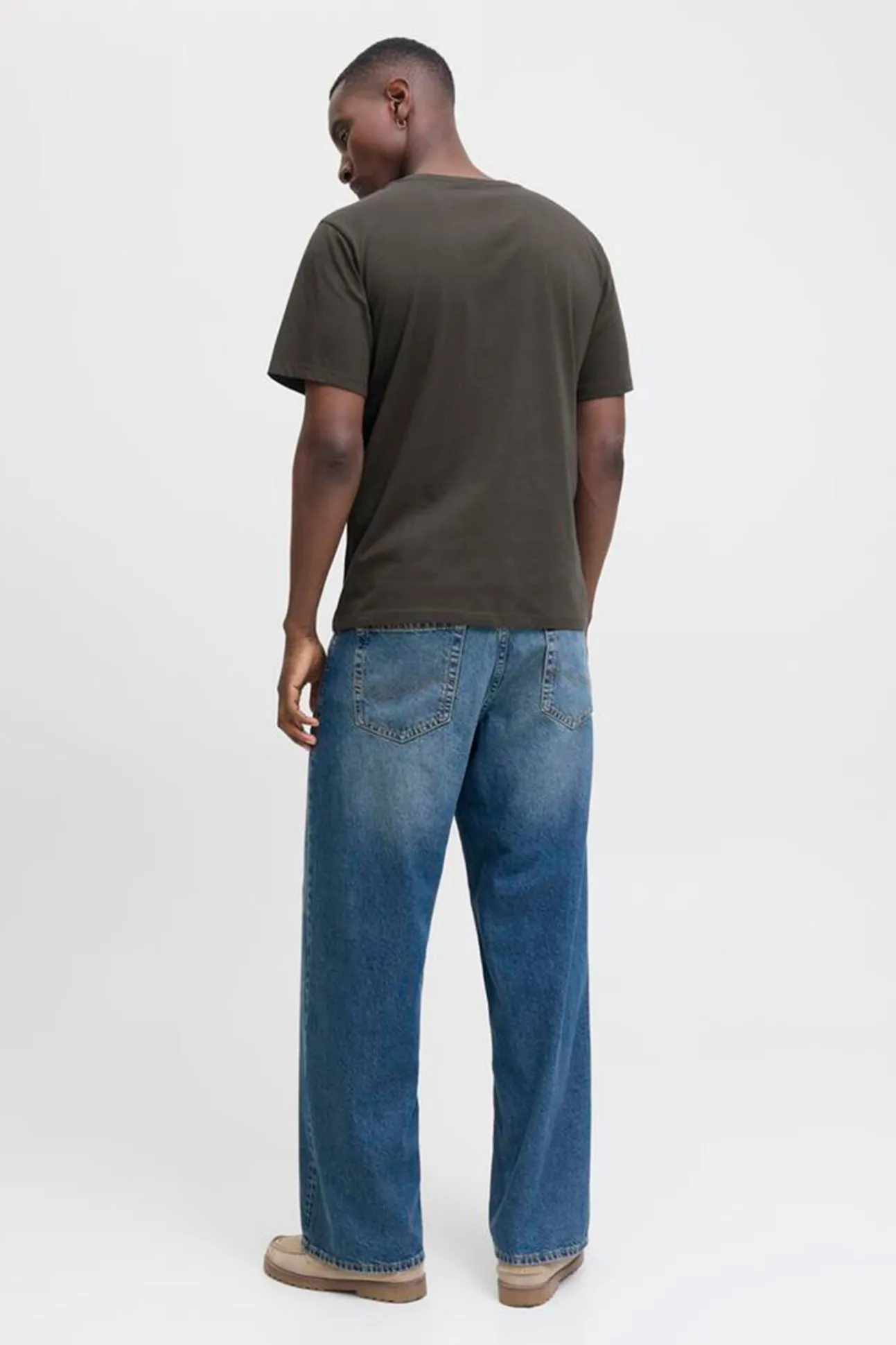 Camiseta básica con logo