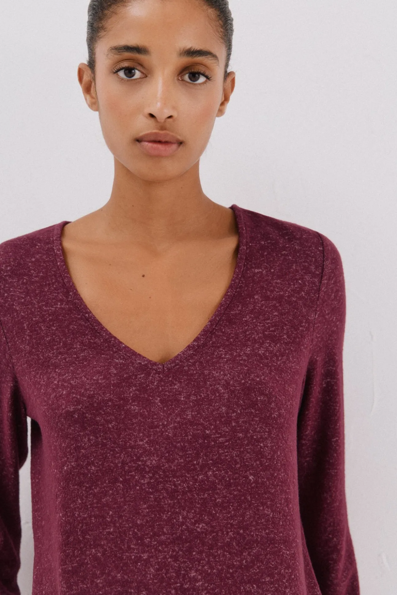 Camiseta básica cuello pico