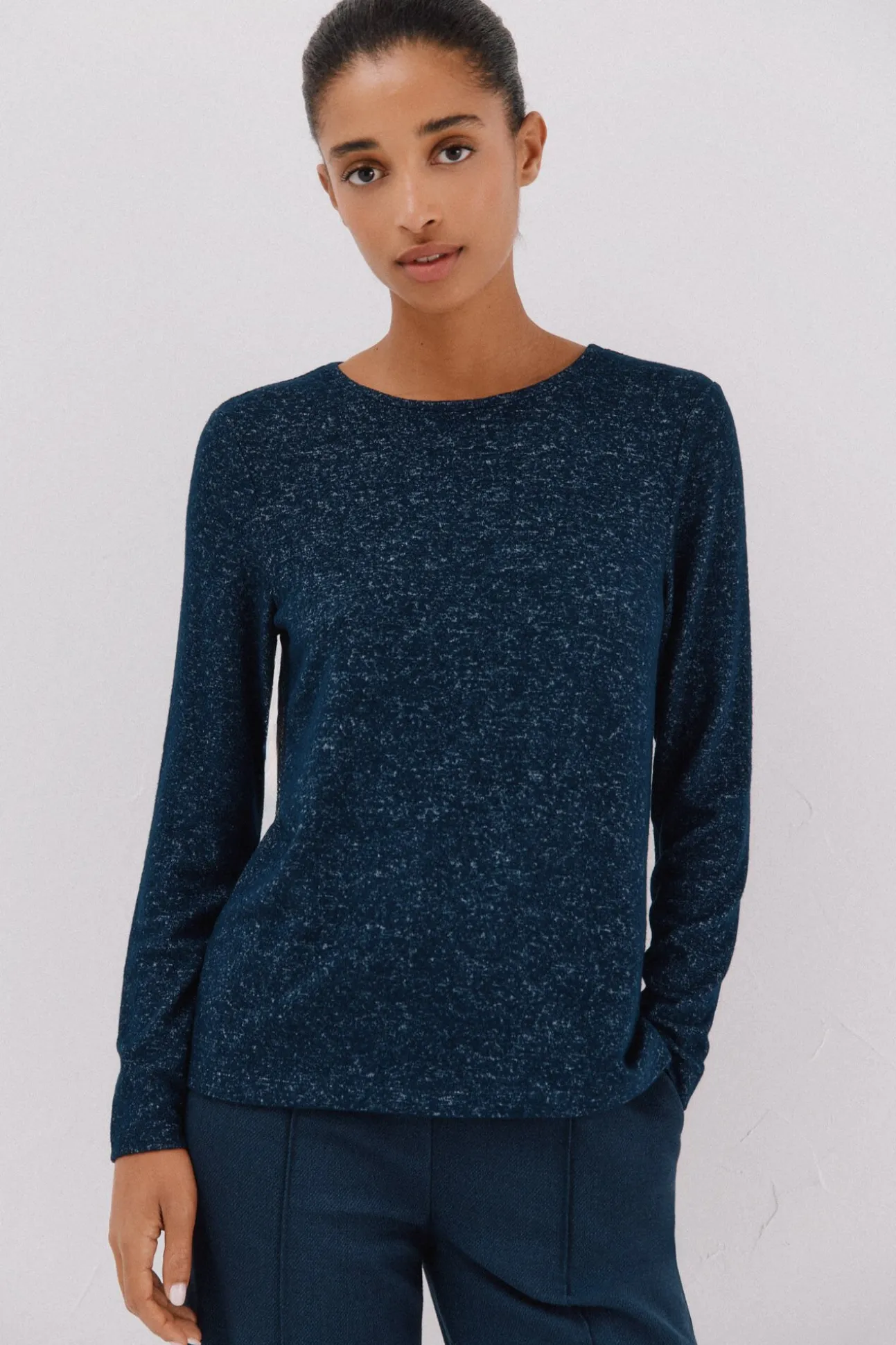 Camiseta básica escote caja