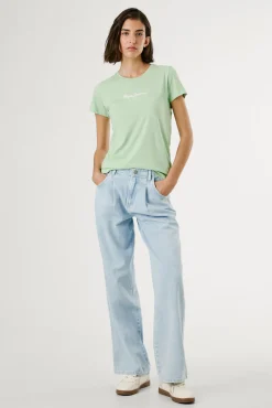 Camiseta básica manga corta logo frontal