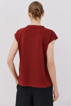 Camiseta básica sin magnas cuello mao