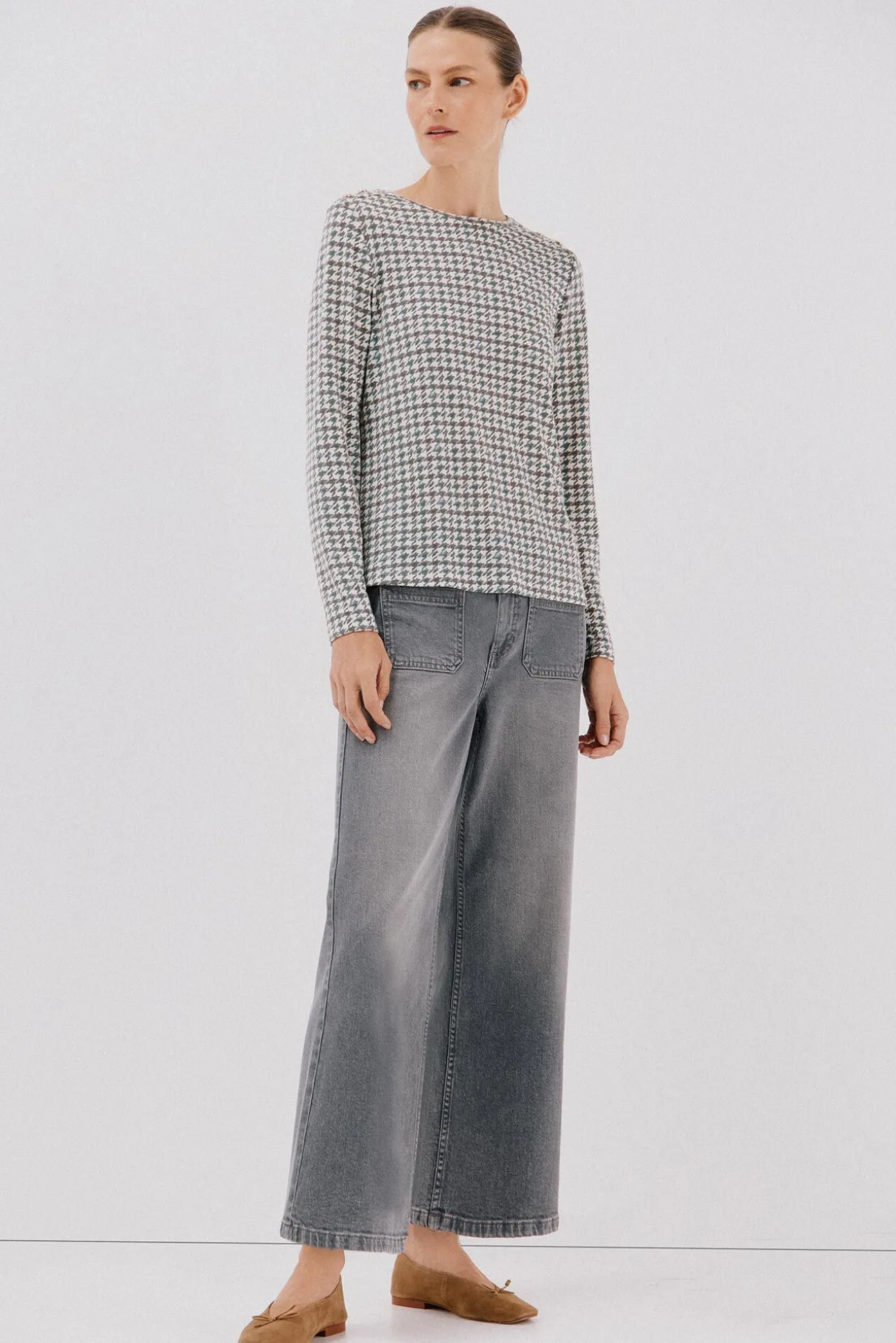 Camiseta caja botones