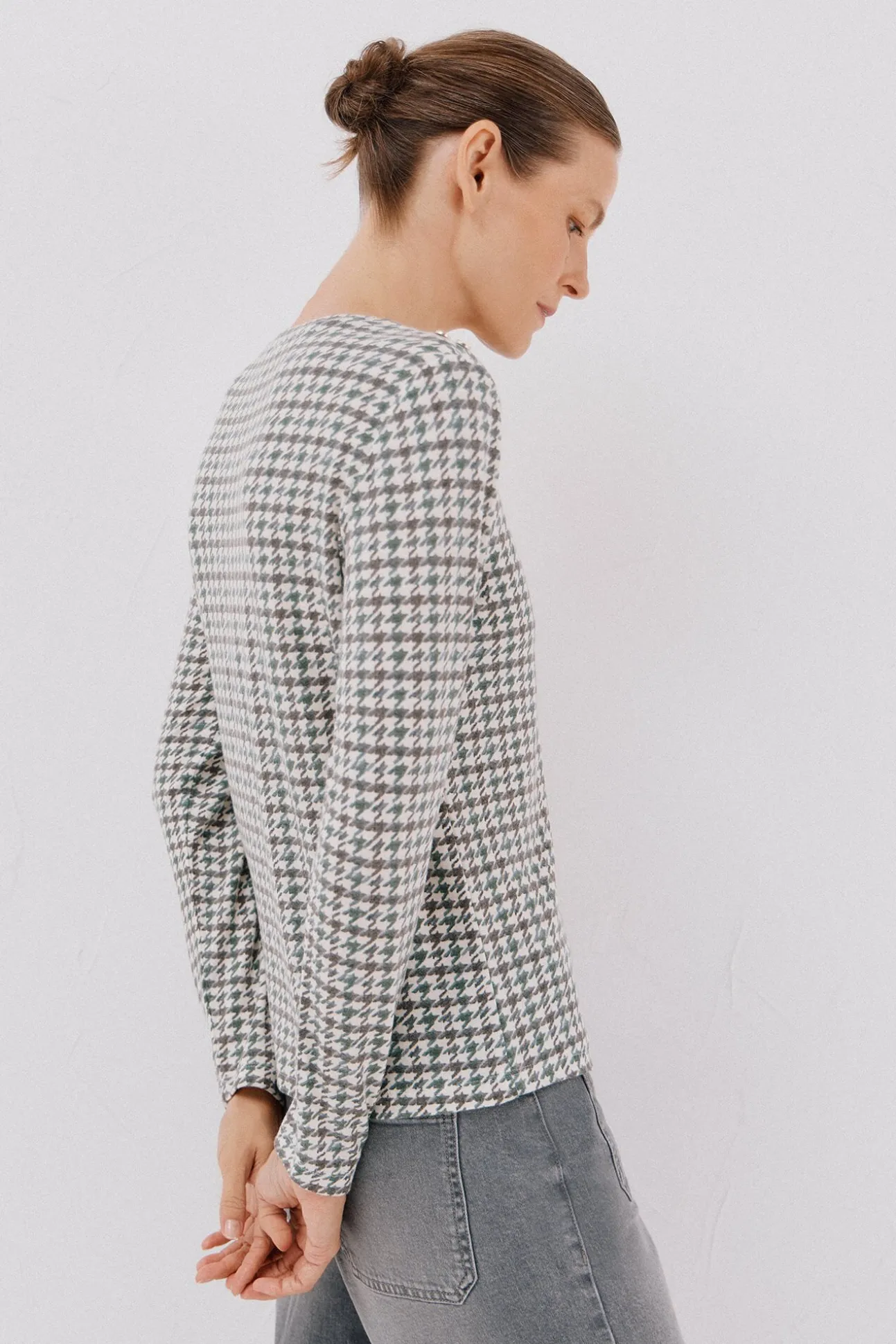 Camiseta caja botones