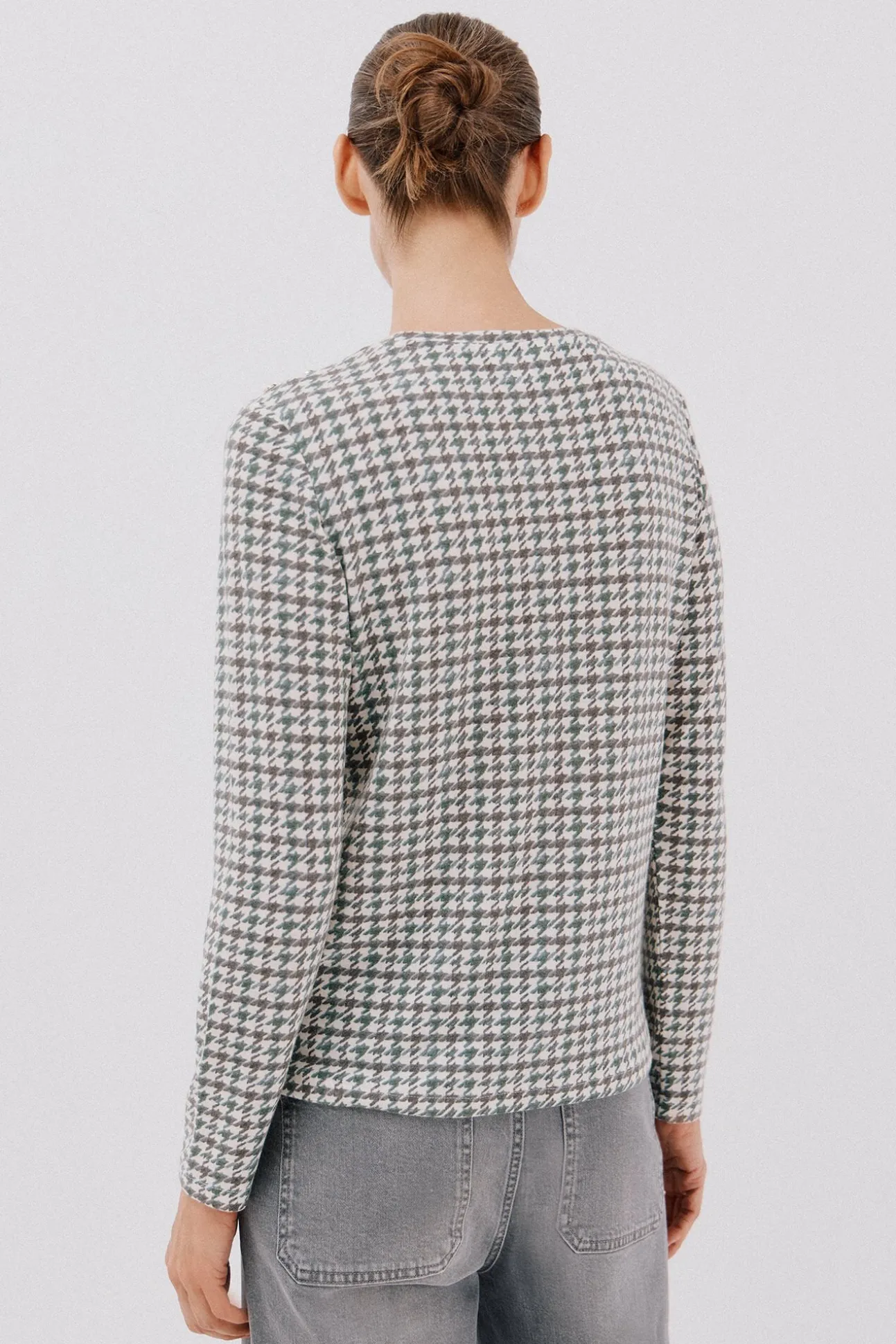 Camiseta caja botones