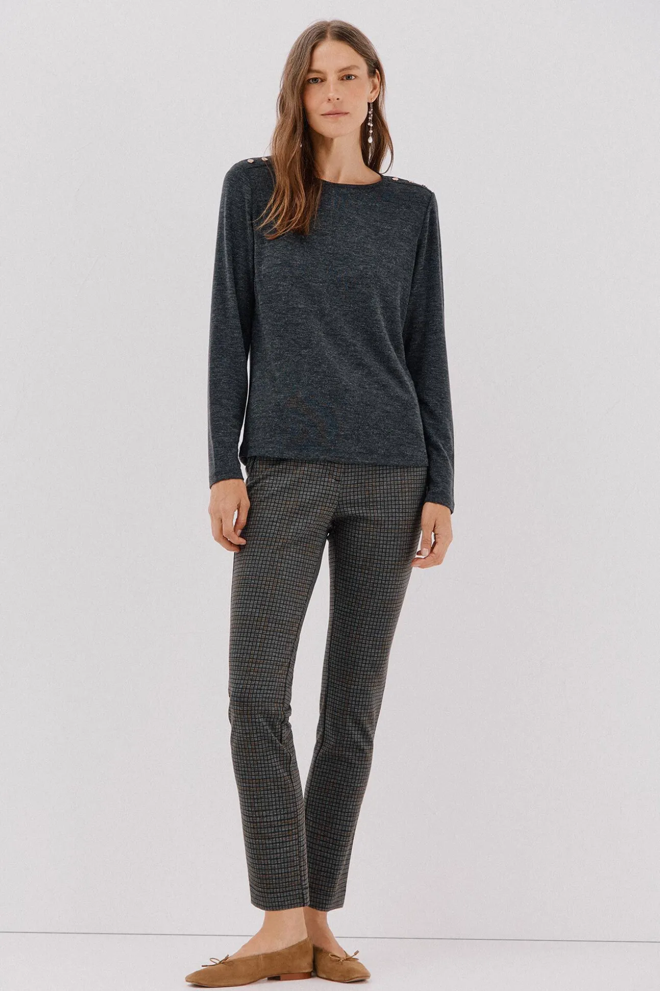 Camiseta caja botones