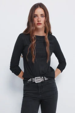 Camiseta canalé escote barca