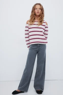 Camiseta chenilla hombros descubiertos niña