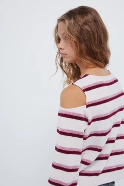 Camiseta chenilla hombros descubiertos niña