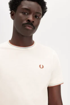 Camiseta con ribete con dos franjas