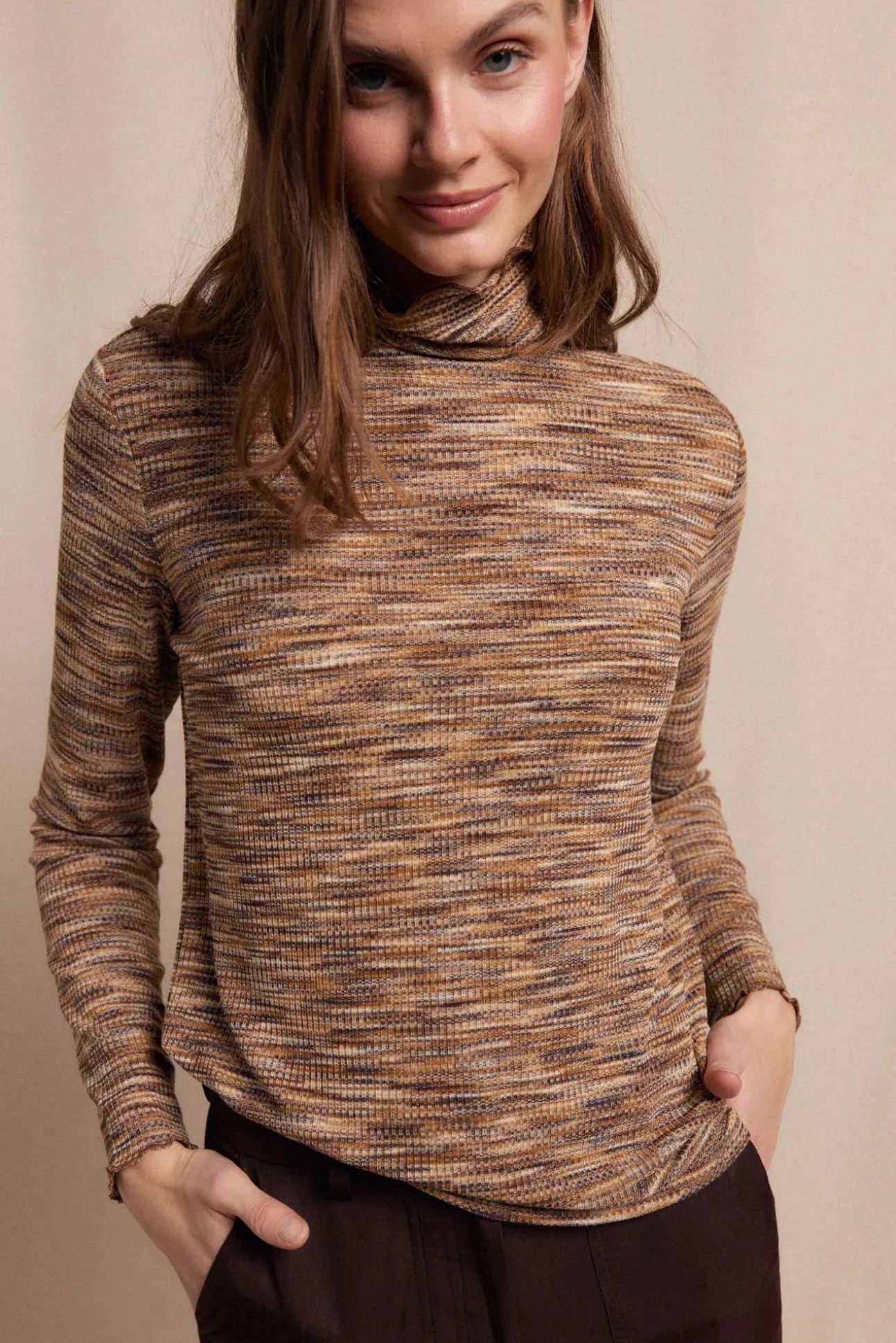 Camiseta cuello alto melange