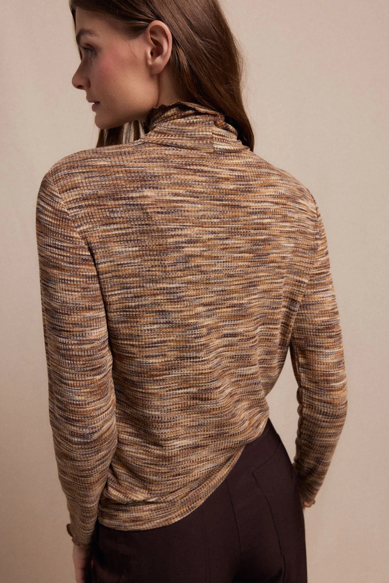 Camiseta cuello alto melange