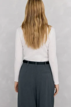 Camiseta cuello chimenea estructura