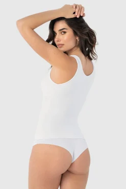 Camiseta de control moderado con doble capa en abdomen