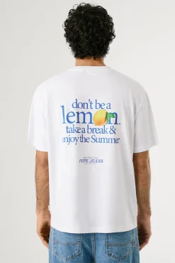 Camiseta de manga corta con logo y fantasia trasera.