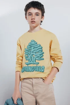 Camiseta de manga larga amarilla árbol niño