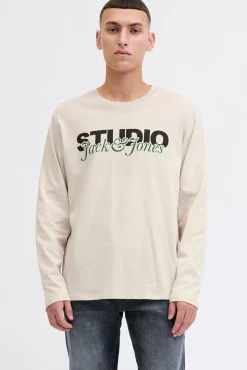 Camiseta de manga studio