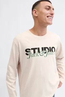 Camiseta de manga studio