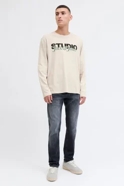 Camiseta de manga studio