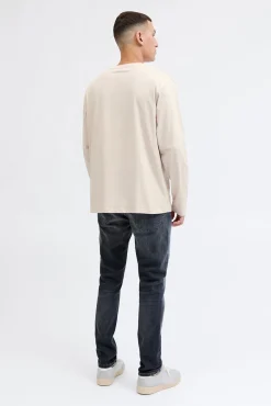 Camiseta de manga studio