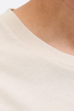 Camiseta de manga studio