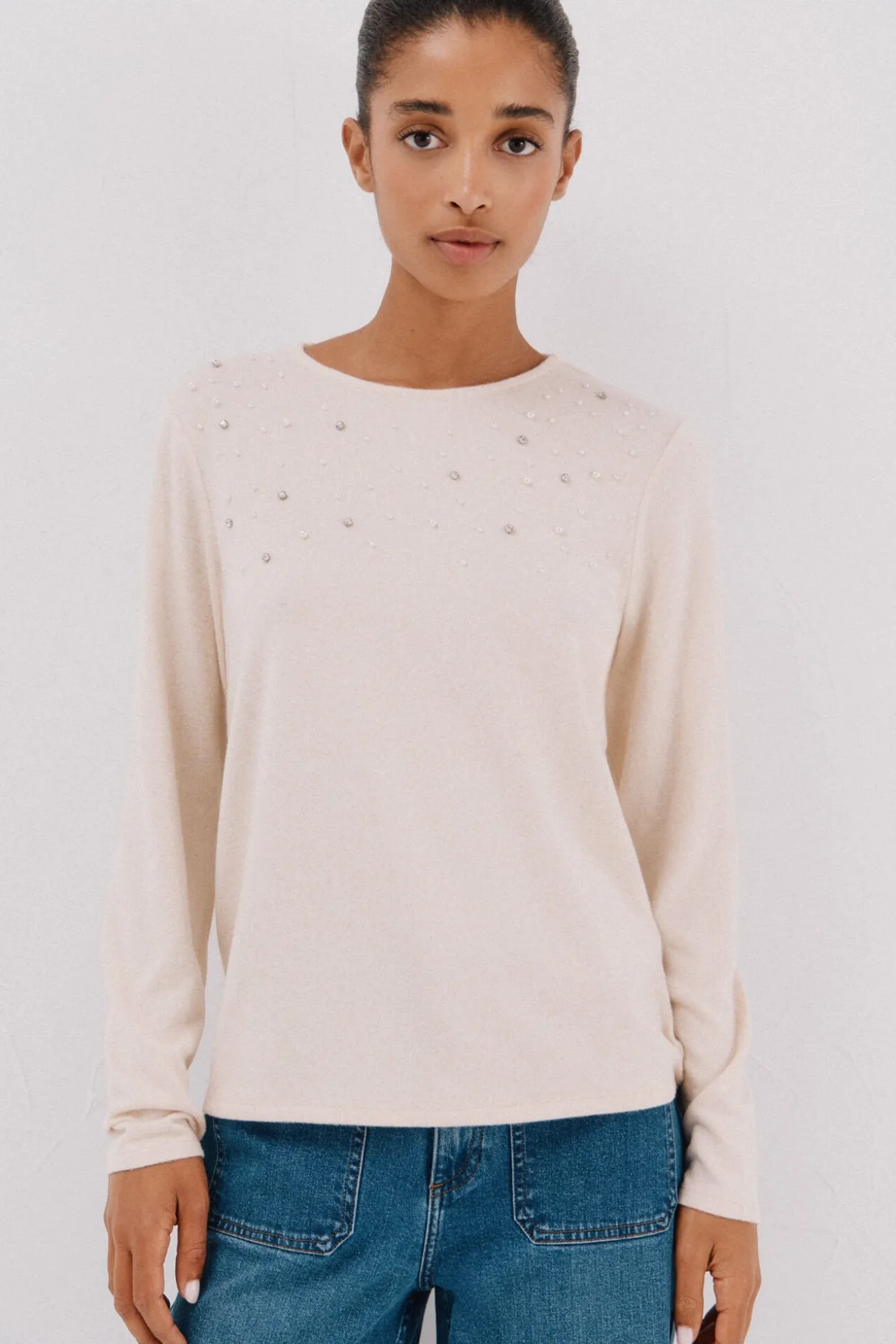 Camiseta detalle perlas y strass