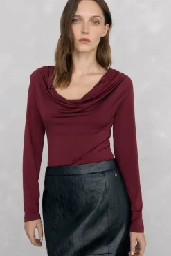 Camiseta escote drapeado