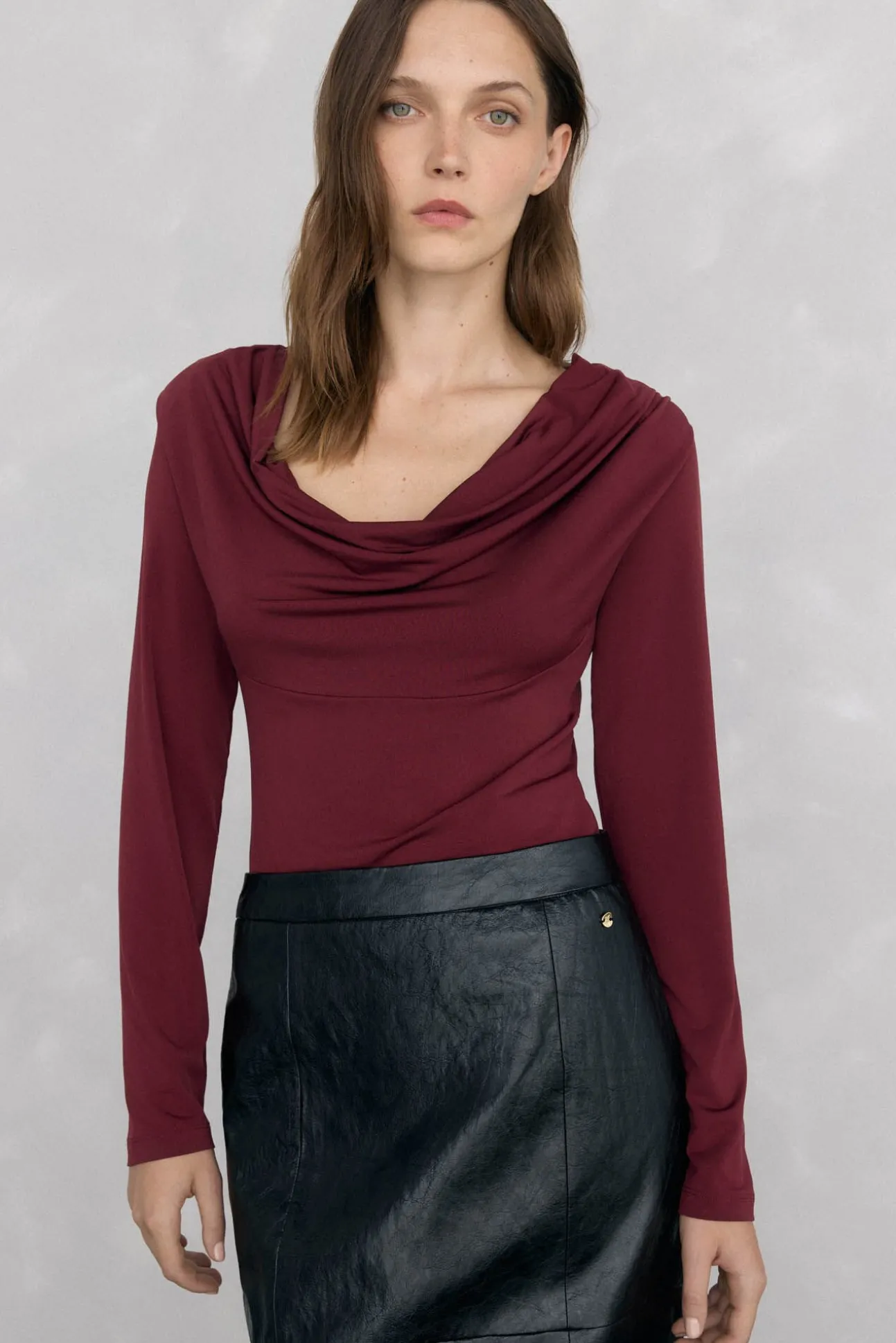 Camiseta escote drapeado